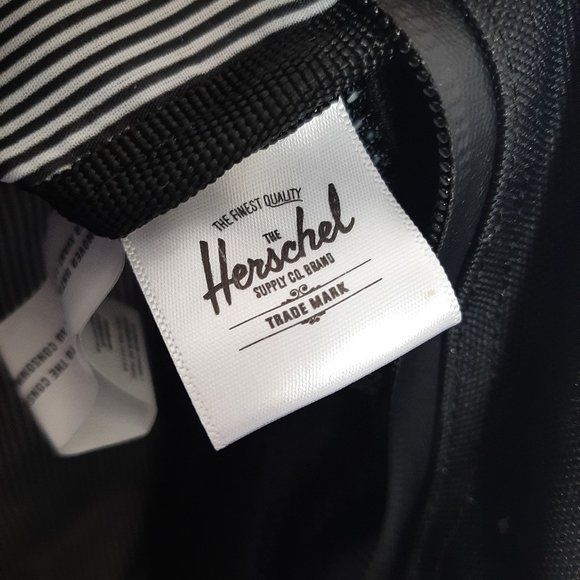 The Herschel Supply Co. Black Unisex Cosmetic ba - Picture 4 of 8